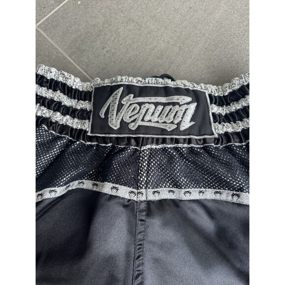 Venum Muay Tai Shorts Men's Size L Large MMA Fighter Absolute 2.0 - Picture 7 of 10